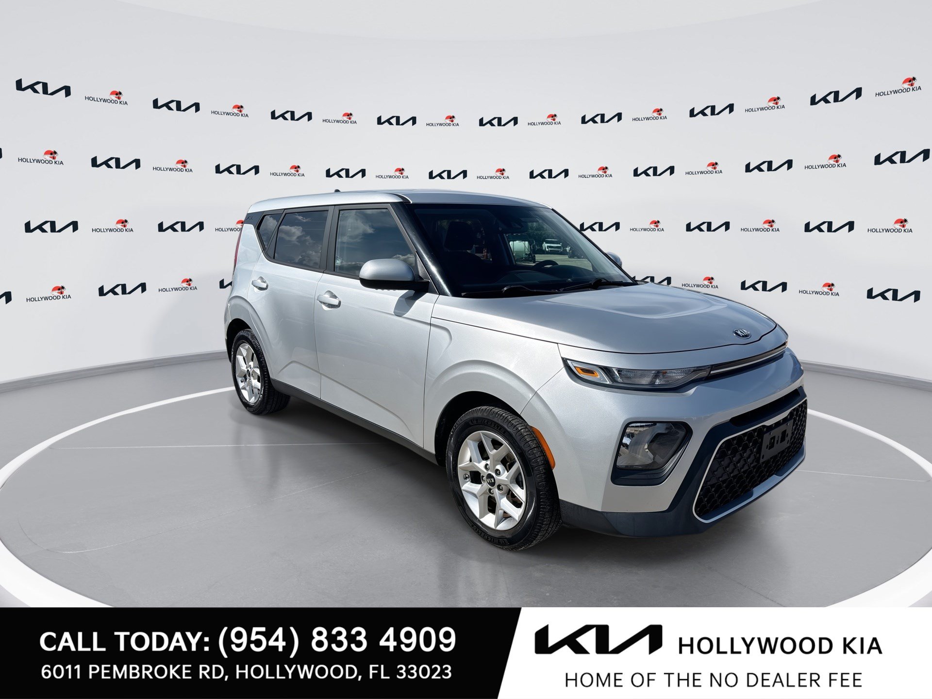Used 2020 Kia Soul S FWD image 2
