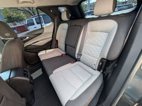 Used 2020 Chevrolet Equinox LS FWD image 17