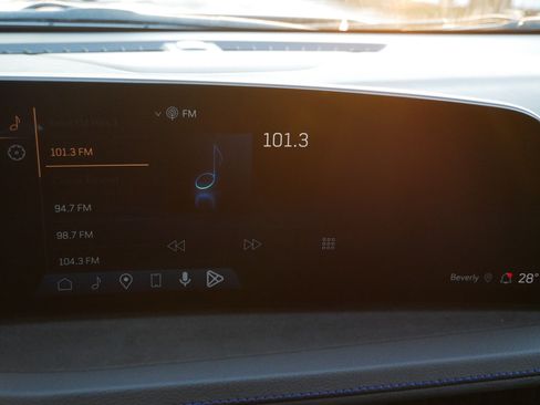 Used 2024 Cadillac XT4 Sport image 26