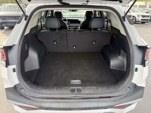Used 2024 Kia Sportage EX FWD image 13