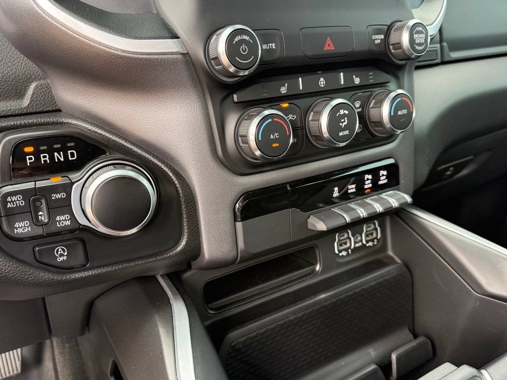 Used 2022 RAM 1500 Big Horn AWD/4WD image 22