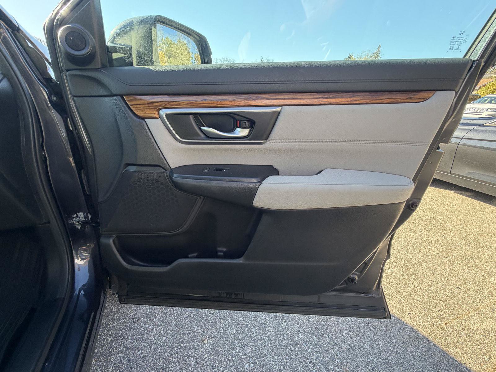 Used 2017 Honda CR-V EX image 28