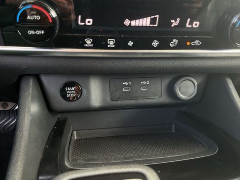 Used 2025 Nissan Rogue SV FWD image 25