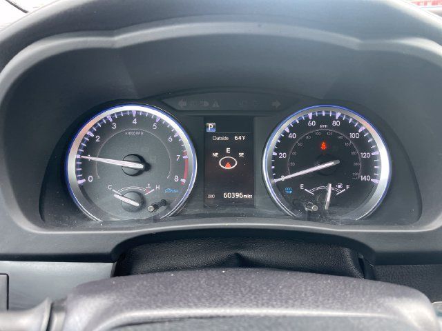 Used 2019 Toyota Highlander XLE AWD/4WD image 9
