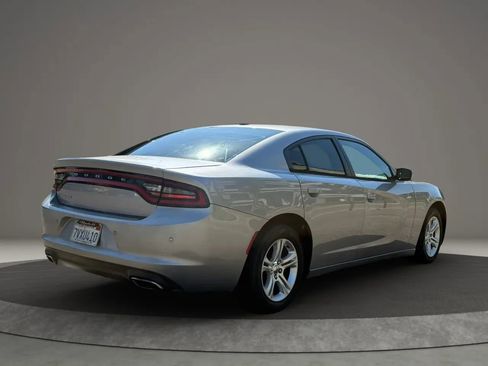 Used 2015 Dodge Charger SE w/ Popular Equipment Group RWD image 5