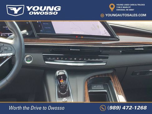 Certified 2024 Cadillac Escalade ESV Premium Luxury w/ LPO, Floor Liner Package AWD/4WD image 29