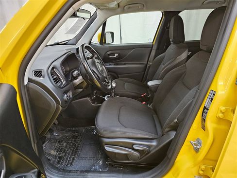 Used 2018 Jeep Renegade Altitude image 21