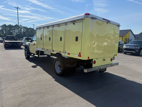 Used 2019 Ford F550 2WD Regular Cab Super Duty image 3