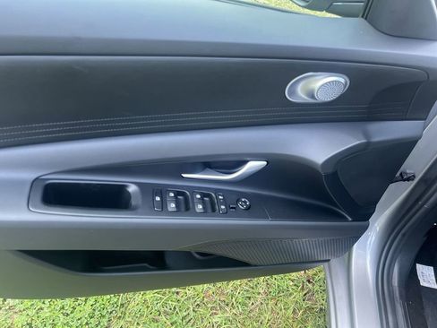 Used 2026 Hyundai Elantra SE image 14