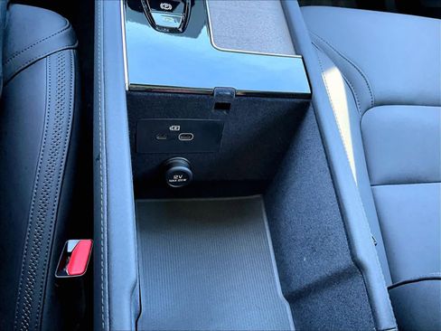 Used 2026 Volvo XC90 B6 Plus w/ Protection Package image 36