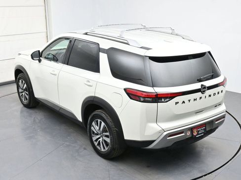 Used 2022 Nissan Pathfinder SL w/ SL Black Package image 32