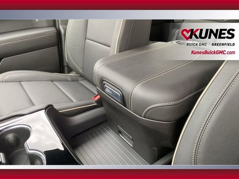 New 2026 GMC Yukon XL Elevation image 32