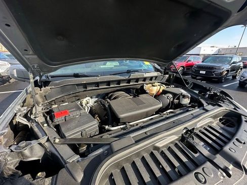 Used 2019 Chevrolet Silverado 1500 High Country w/ Technology Package image 17