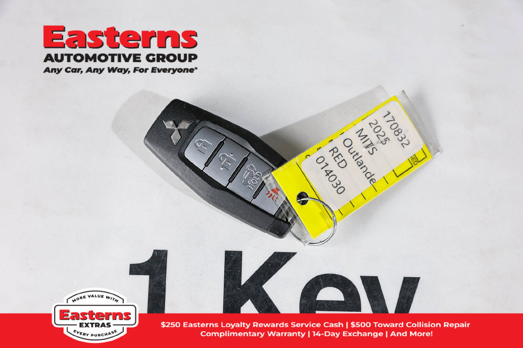 Used 2025 Mitsubishi Outlander SE AWD/4WD image 26
