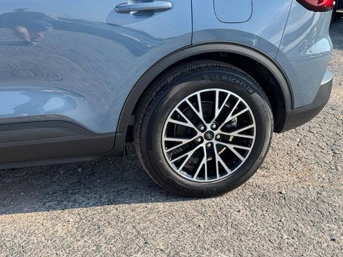 Used 2023 Ford Escape SE w/ PHEV Premium Package image 11