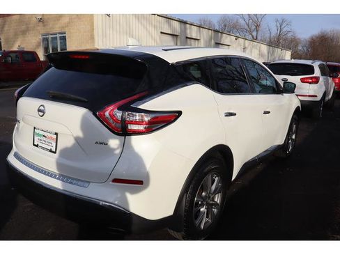 Used 2017 Nissan Murano S w/ Navigation Package image 9