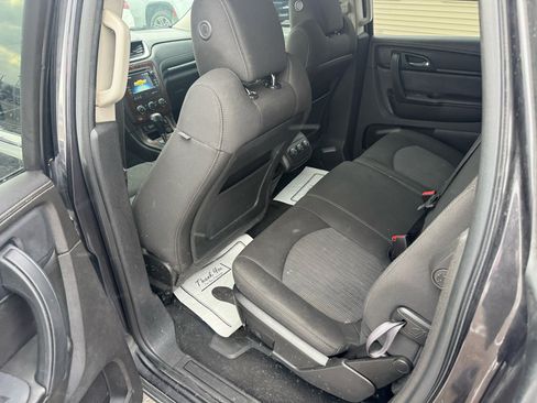 Used 2014 Chevrolet Traverse LT image 10