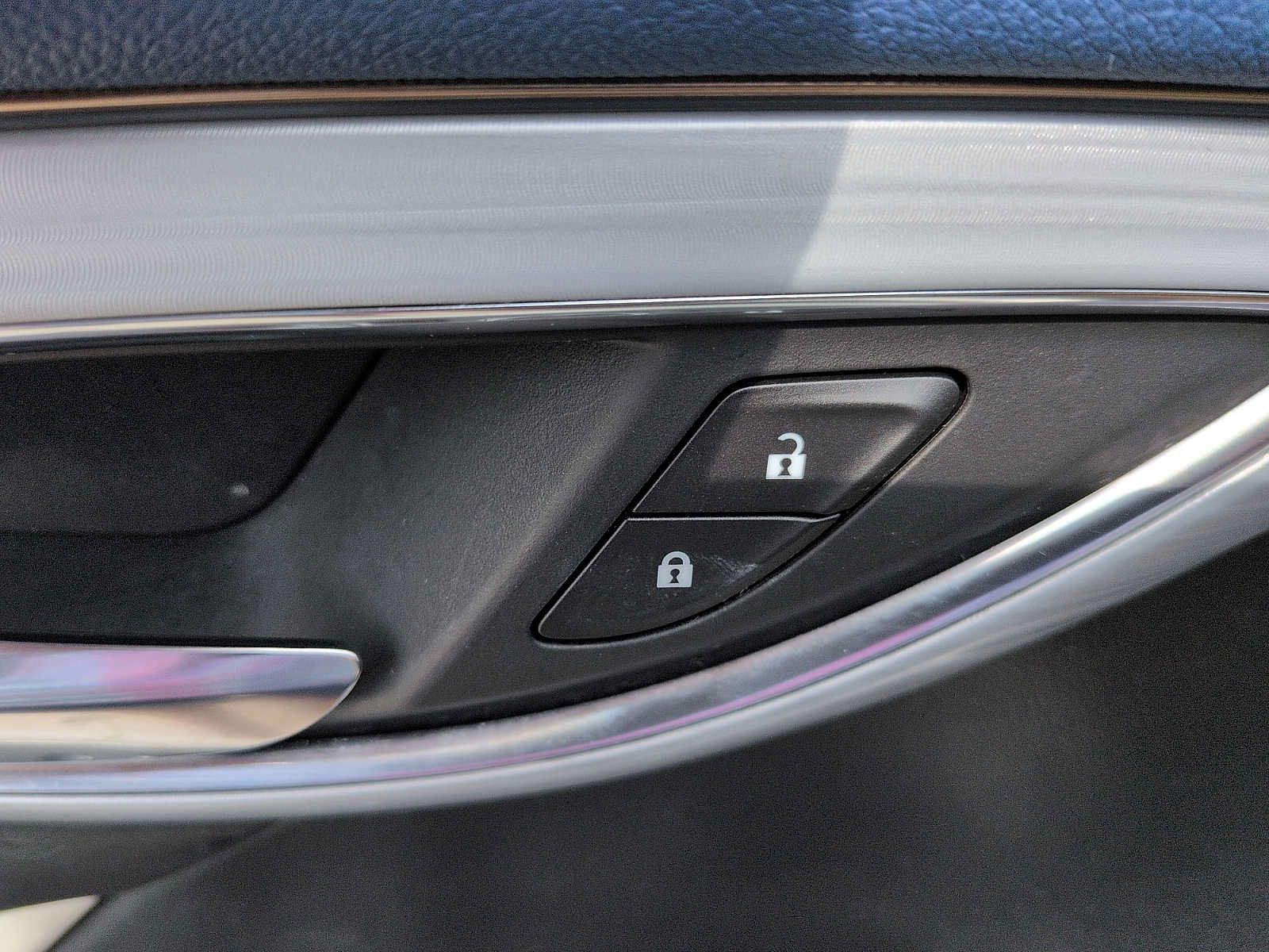 Used 2024 Buick Envision Avenir AWD/4WD image 15