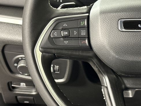 New 2025 Jeep Grand Cherokee Altitude image 17