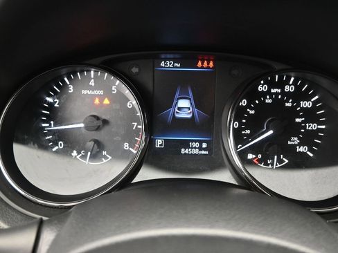 Used 2021 Nissan Rogue Sport S image 12