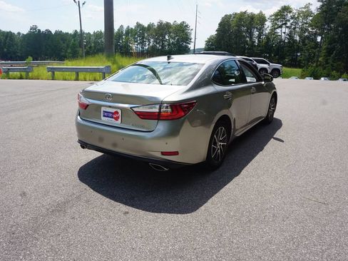 Used 2016 Lexus ES 350 w/ Premium Package w/Wood Trim FWD image 22