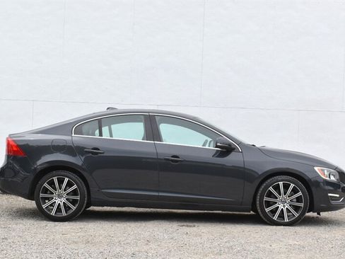 Used 2016 Volvo S60 T6 w/ Convenience Package FWD image 6