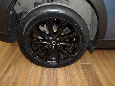 Certified 2022 MAZDA CX-5 Carbon Edition image 5