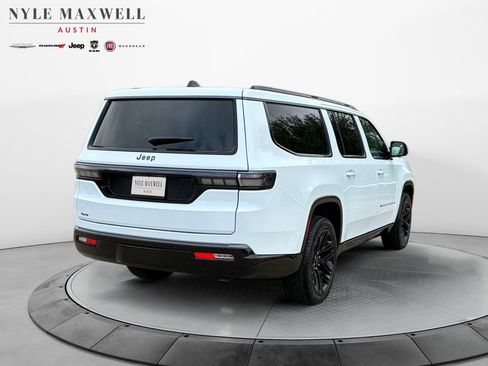 New 2026 Jeep Grand Wagoneer L Limited AWD/4WD image 16