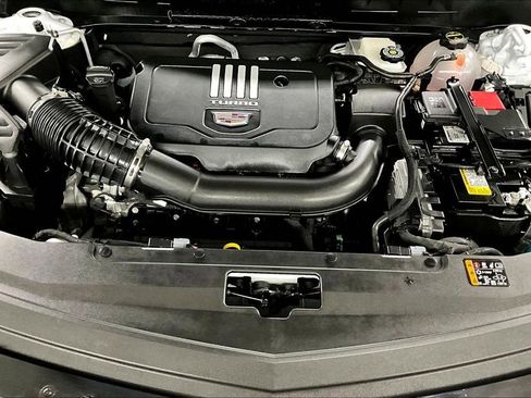 Certified 2025 Cadillac XT6 Luxury image 31