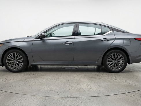 Used 2025 Nissan Altima 2.5 SV FWD image 5