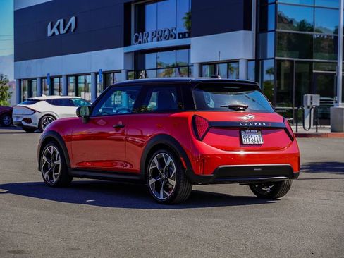 Used 2025 MINI Cooper S image 4