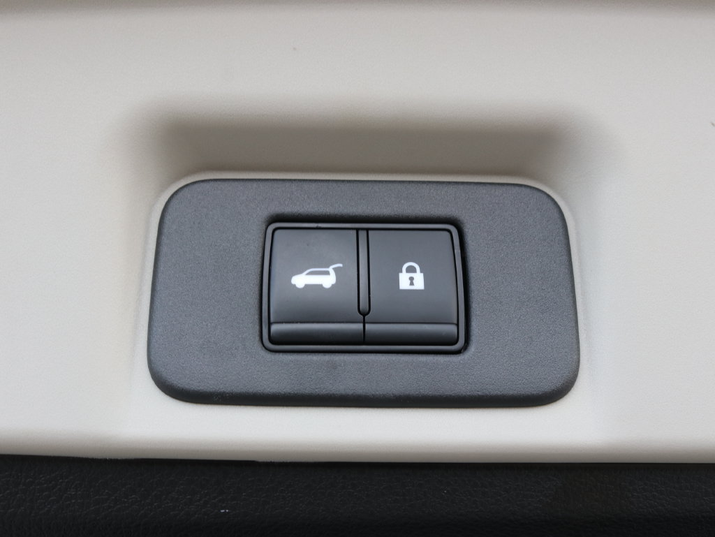 Used 2024 Nissan Ariya AWD image 36