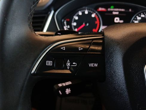 Used 2021 Audi Q5 Premium w/ Convenience Package image 18