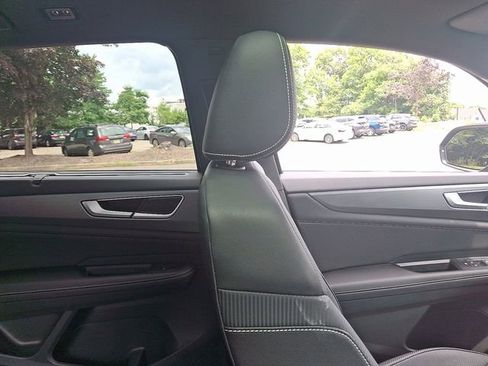 Certified 2025 Volkswagen Atlas Cross Sport SE image 13