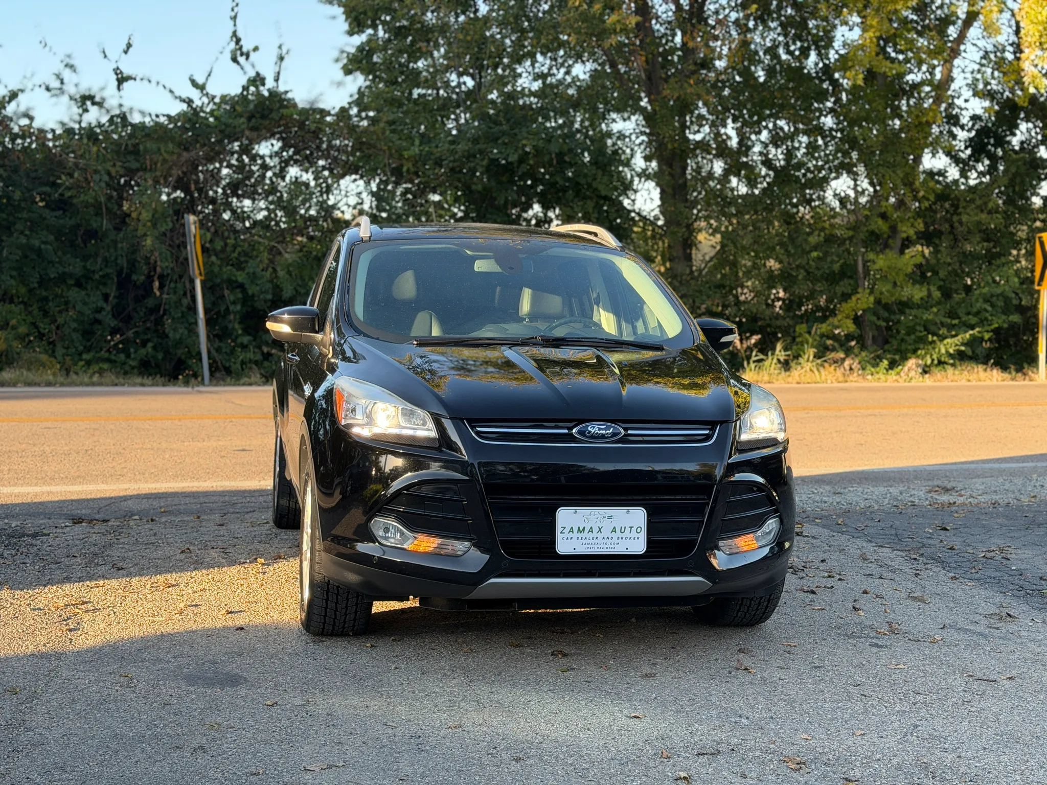 Used 2016 Ford Escape Titanium w/ Equipment Group 301A AWD/4WD image 8