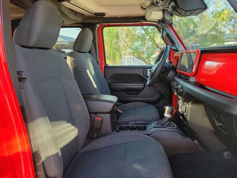 Used 2024 Jeep Gladiator Sport AWD/4WD image 18