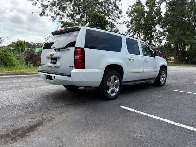 Used 2012 Chevrolet Suburban LT RWD image 5