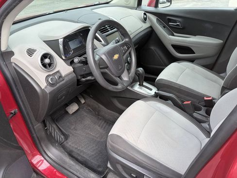 Used 2015 Chevrolet Trax LS w/ LPO, Protection Package FWD image 10