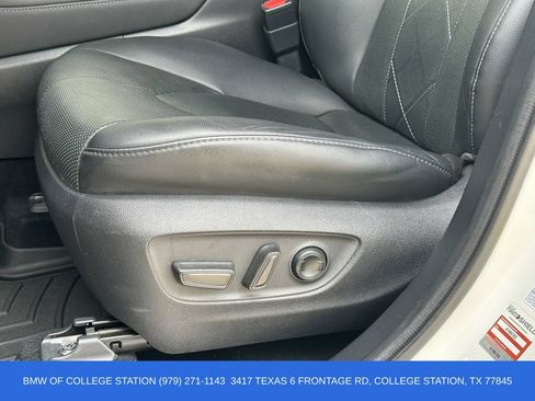 Used 2021 Toyota Highlander Platinum FWD image 12