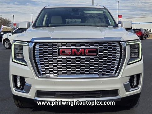 Used 2021 GMC Yukon Denali w/ Denali Premium Package image 8