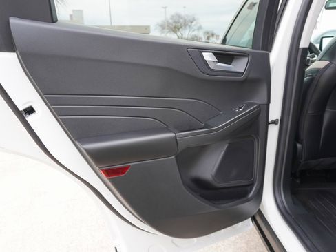 Certified 2022 Ford Escape Titanium image 20