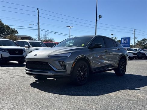 Used 2025 Buick Envista Sport Touring image 9