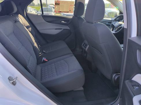 Used 2024 Chevrolet Equinox LT FWD image 32