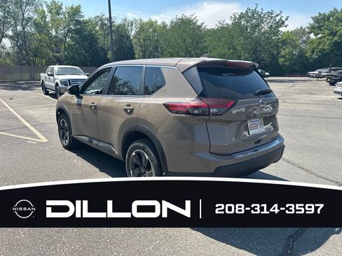 Used 2025 Nissan Rogue SV AWD/4WD image 9