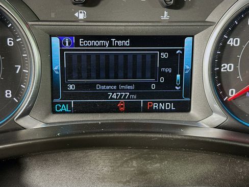 Used 2018 Chevrolet Equinox Premier image 13