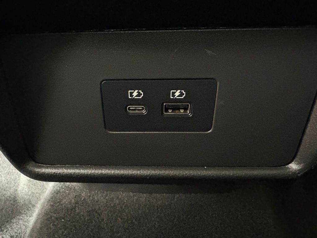 Used 2023 Nissan Rogue SV FWD image 38