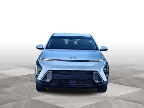 Used 2025 Hyundai Kona SE FWD image 3
