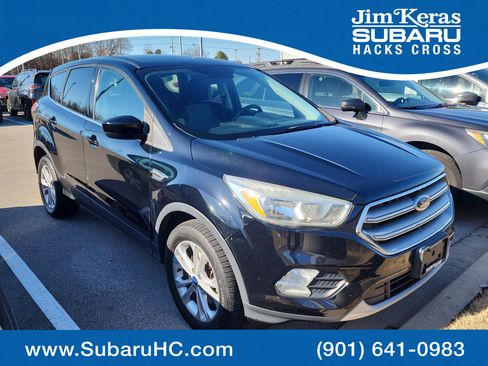 Used 2017 Ford Escape SE w/ SE Cold Weather Package image 1