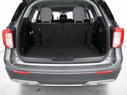 Used 2022 Ford Explorer XLT w/ Equipment Group 202A image 28