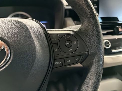 Used 2022 Toyota Corolla LE w/ LE Convenience Package image 17